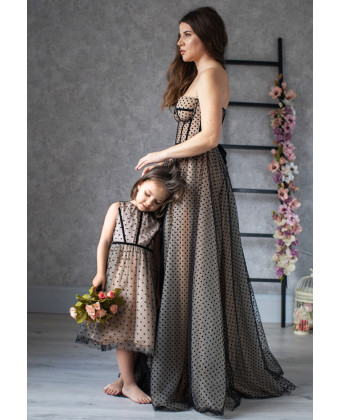 Эффектные вечерние платья для мамы и дочки